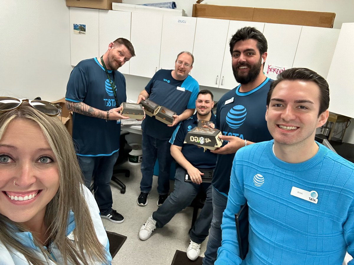 Can’t go wrong with some wings on a Thursday! #GLMLunchTime #MakingWaves