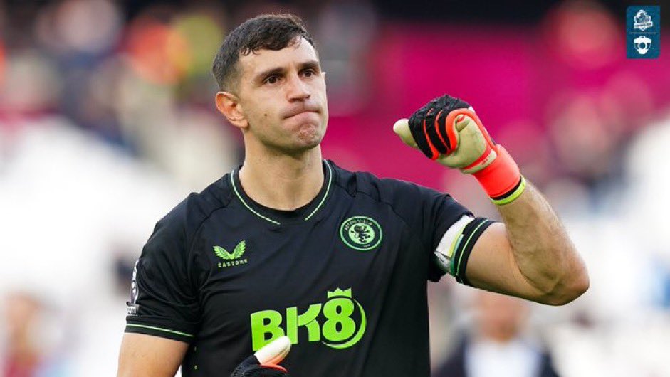 Emiliano Martinez est SIFFLÉ par tous les supporters de Lille dès qu’il touche le ballon 🗣️