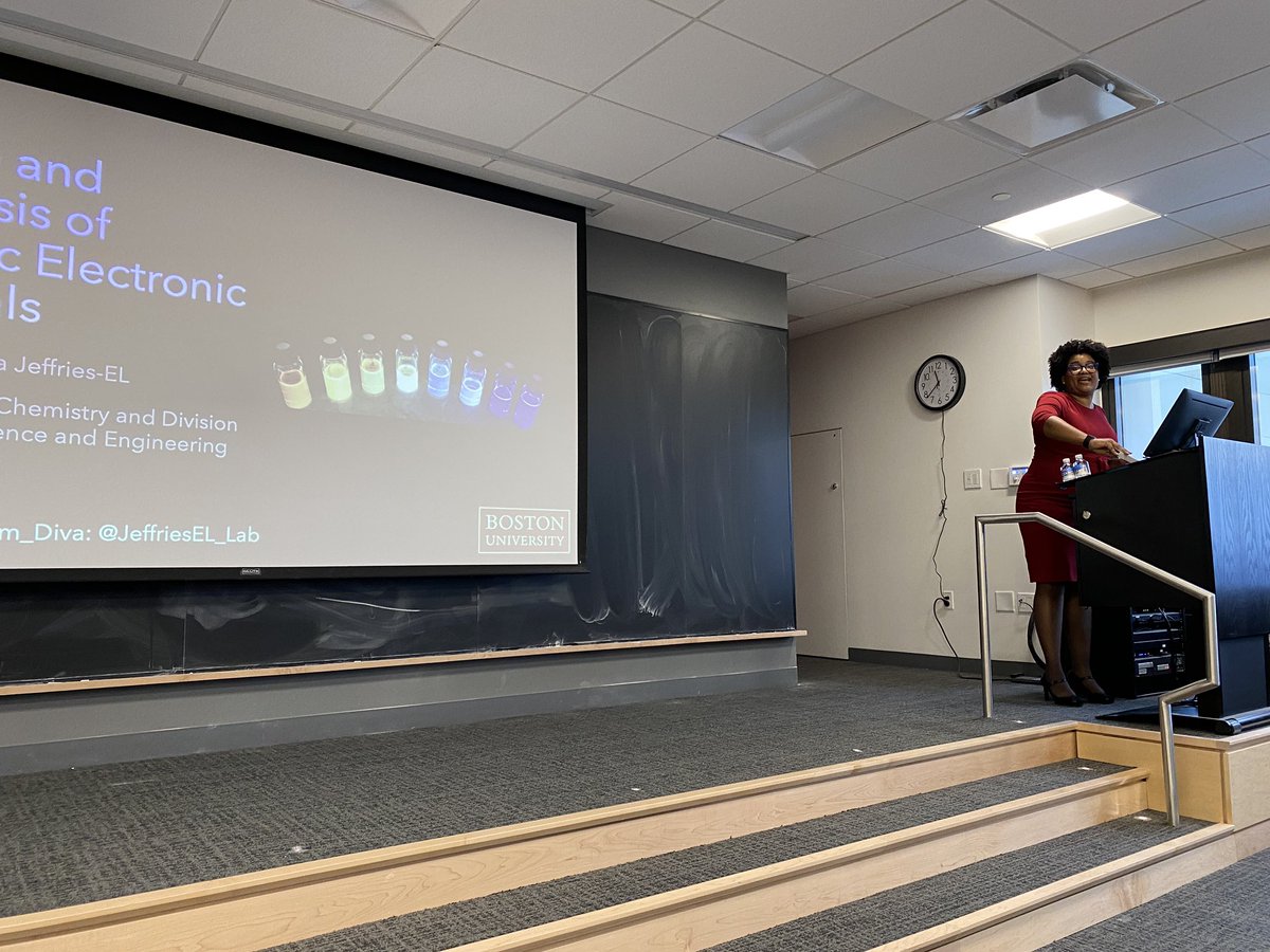 perrys_lab's tweet photo. Such an awesome @UMassChemistry seminar today by @Chem_Diva Prof. Malika Jeffries-EL! It’s so cool to see work by such an amazing woman! (And someone who helped support me when I was a faculty candidate). 🥰🧪👩🏾‍🔬 https://t.co/Zr3VJQ6xkb