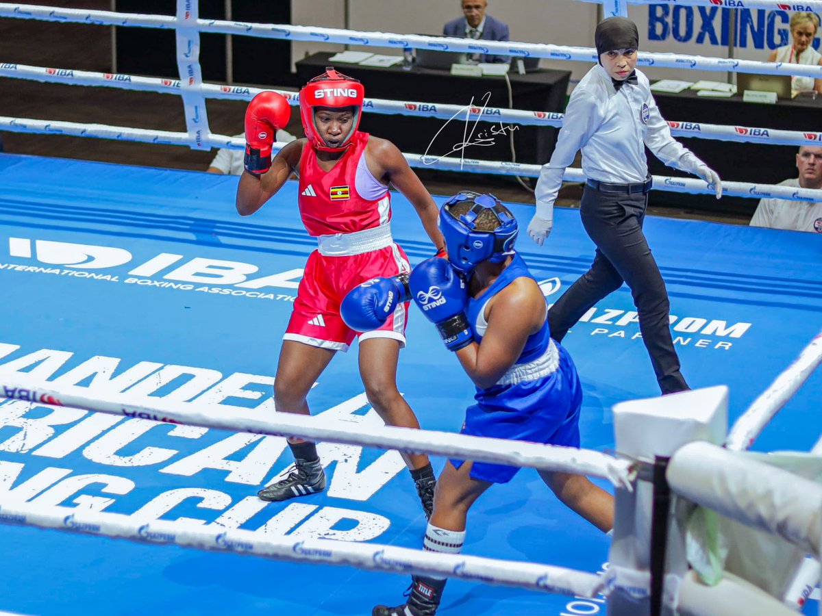 Fatuma Nabikolo advances to the medal bracket in the Mandela Boxing Cup after a split decision victory over Qasana of South Africa in the Quarterfinals.

📸 @CkristuMbabazi 

#NBSportThisEvening | #NBSJabJab | #NBSportUpdates