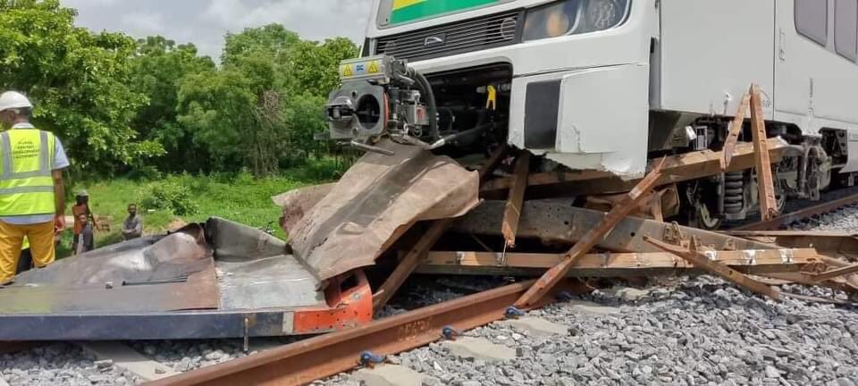 SIKAOFFICIAL1's tweet photo. The new train which arrived from Poland about two weeks ago and was to ply the Tema-Mpakadan railway line has reportedly been involved in an accident during a test run in the Asuogyaman District.

Source: @FAgbodeka https://t.co/dkNzxuz2eB