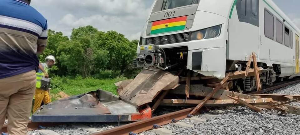 SIKAOFFICIAL1's tweet photo. The new train which arrived from Poland about two weeks ago and was to ply the Tema-Mpakadan railway line has reportedly been involved in an accident during a test run in the Asuogyaman District.

Source: @FAgbodeka https://t.co/dkNzxuz2eB