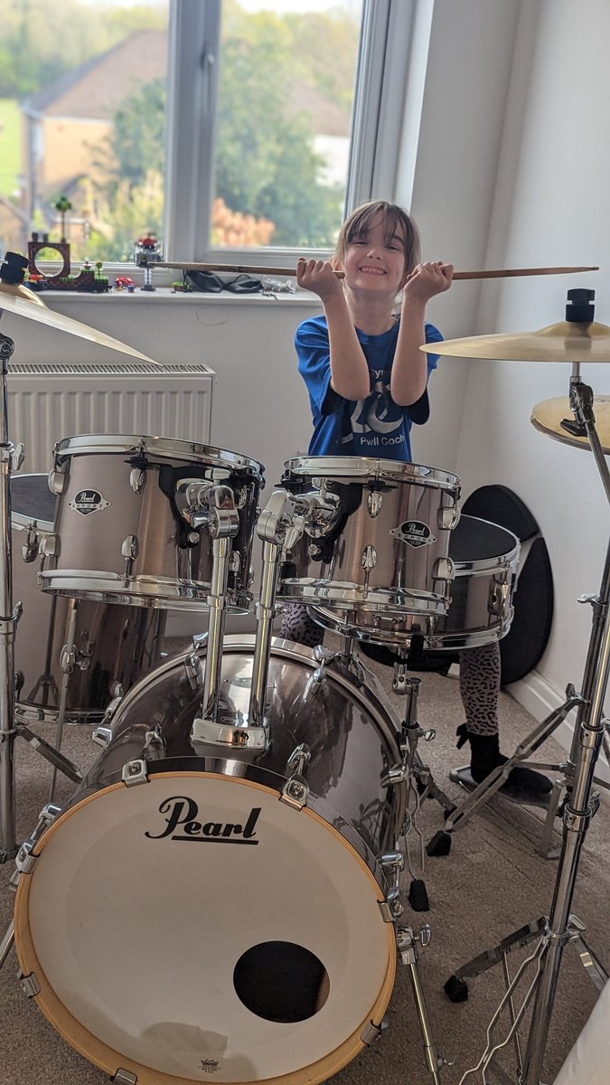 tlreesphotos's tweet photo. Gwers cynta' yn @YsgolPwllCoch gyda @cerddcannamusic Adref i ymarfer yn syth! 🤩🥁 https://t.co/fSKqsDQJFX
