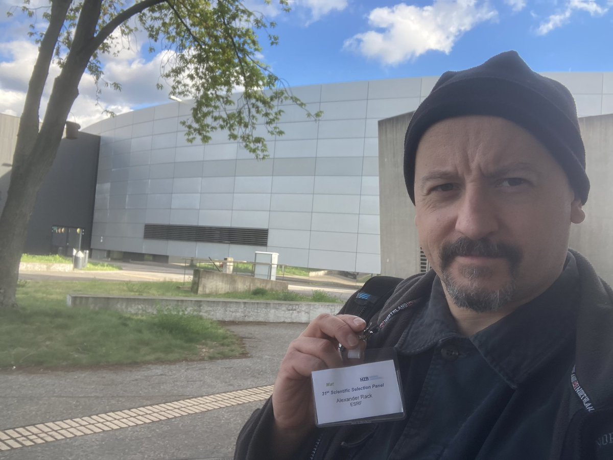ArackBerlin's tweet photo. Visited BESSY @HZBde today for the proposal panels: good to see the facility back online. https://t.co/A03q6AJagQ