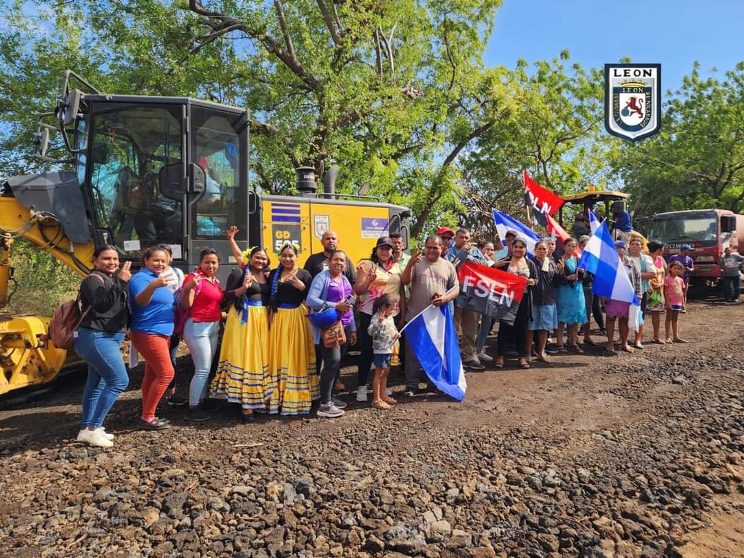 Reparación de 10 Km. de Camino en el Tramo Chacaraseca – Miramar, en León. La obra beneficiará a 14 Comunidades del Sector, la Población podrá movilizarse con seguridad y tranquilidad a sus trabajos y su vida cotidiana. Que viva la Paz #UnidosEnVictorias #SomosVictoriasVerdaderas