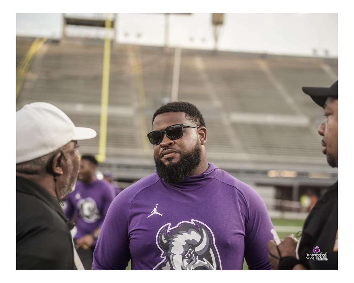 A.H. Parker Football (@ahparkerfootba1) on Twitter photo Everyone help us wish Happy Birthday to our wonderful leader. <a href="/CoachWarren23/">Frank Warren</a> thanks for all you do for our student athletes! 🫡 Everyone help us wish Happy Birthday to our wonderful leader. <a href="/CoachWarren23/">Frank Warren</a> thanks for all you do for our student athletes! 🫡