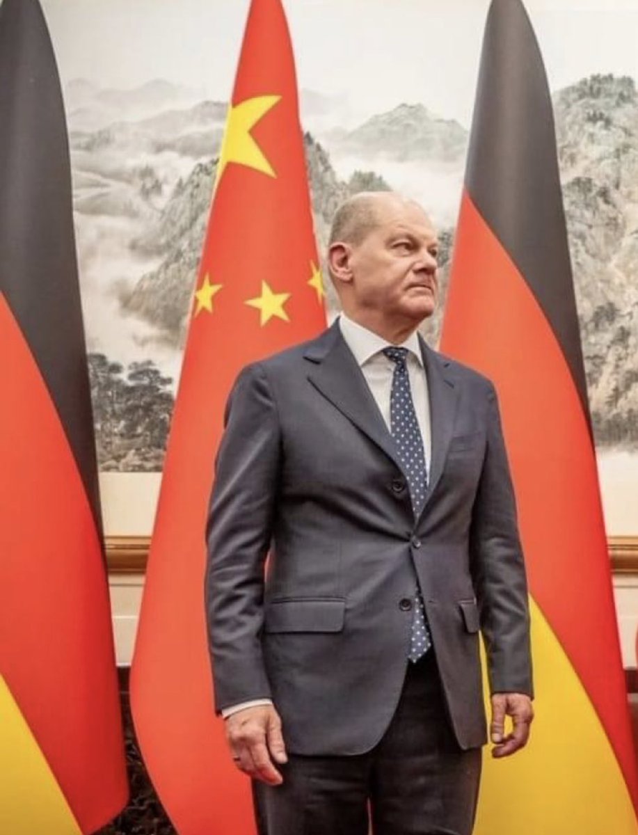 Melania Trump would have told her man to dress up. German chancellor in China on official visit.
No woman, no advice