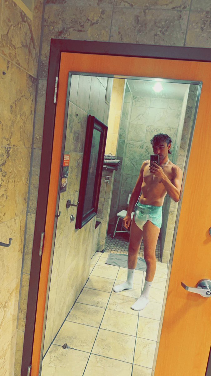 Well it’s been a minute since I posted, back in the USA 🇺🇸 after a month in the uk 🇬🇧- I’m a workaholic as much as I needed that month off I was starting to go crazy - work is crazy busy so if my replies to messages are bad I’m sorry ❤️