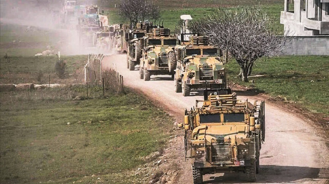 TSK’nın Irak'ın kuzeyindeki  terör örgütü PKK varlığını sona erdirmek için başlatacağı harekat için  hazırlıklar sürerken, komando timleri kontrol altına alınan bölgelere  yerleşmeye başladı. Bölgeye inen öncü birlikler arasında Bolu ile  birlikte Kayseri Komando Tugayı da yer