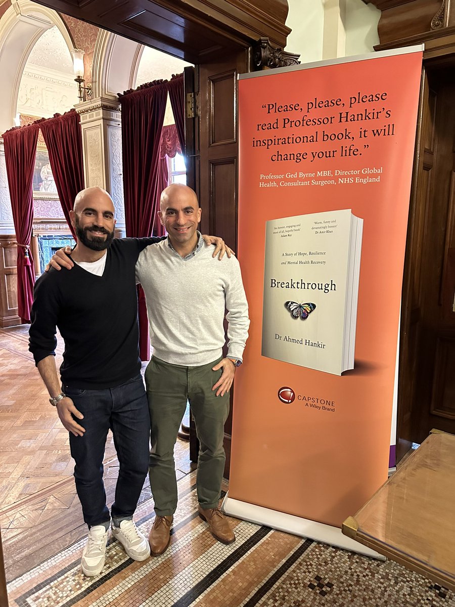 Look who paid me a surprise visit all the way from Zurich, Switzerland for my book launching in Croydon Town Hall in South London, UK. None other than my twin bro Dr Mo! So glad you could make it bro! @HankirMohammed Breakthrough is available to order amzn.eu/d/1PhG3Vl