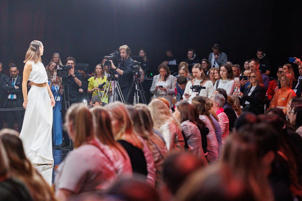EuroBridalWeek's tweet photo. PRESS &amp; MEDIA COVERAGE
The @EuroBridalWeek Fashion Shows are one of the trade fair's numerous highlights; coverage by press and media is a matter of course!
https://t.co/IE2QdPbWk2
#EuropeanBridalWeek2024 | #MesseEssen, Germany https://t.co/726j6OaLtd
