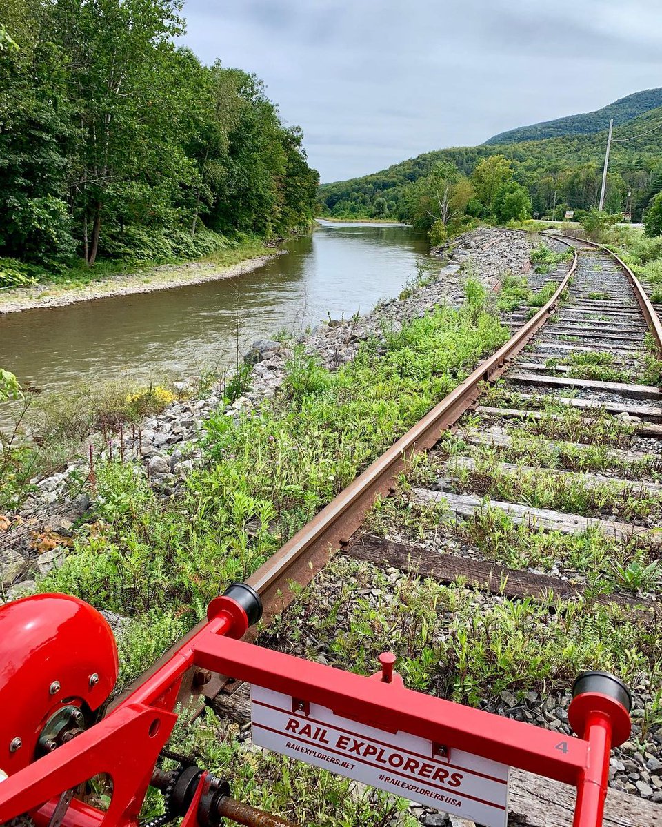 Friends that travel together stay together! 👯 From pedaling through the Catskill countryside to hiking around breathtaking glacial lakes, check out our guide to affordable friends getaways in NY: bit.ly/4aXcqRa 📸: @iamallisonkay / 📍 Rail Explorers⁠