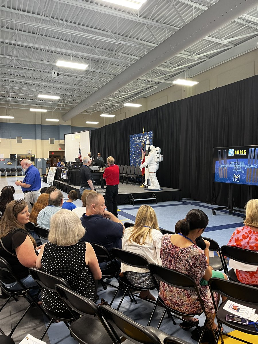 So excited for <a href="/MtnViewES/">Mountain View ES</a> after watching all the work that has gone into preparing for this day! Making contact with Dr. Jannette Epps on the International Space Station. <a href="/CobbSchools/">Cobb County Schools</a> #CobbInTech Massive kudos to <a href="/doczmves/">Cassie Zielinski</a>! #LovetoLearnHere