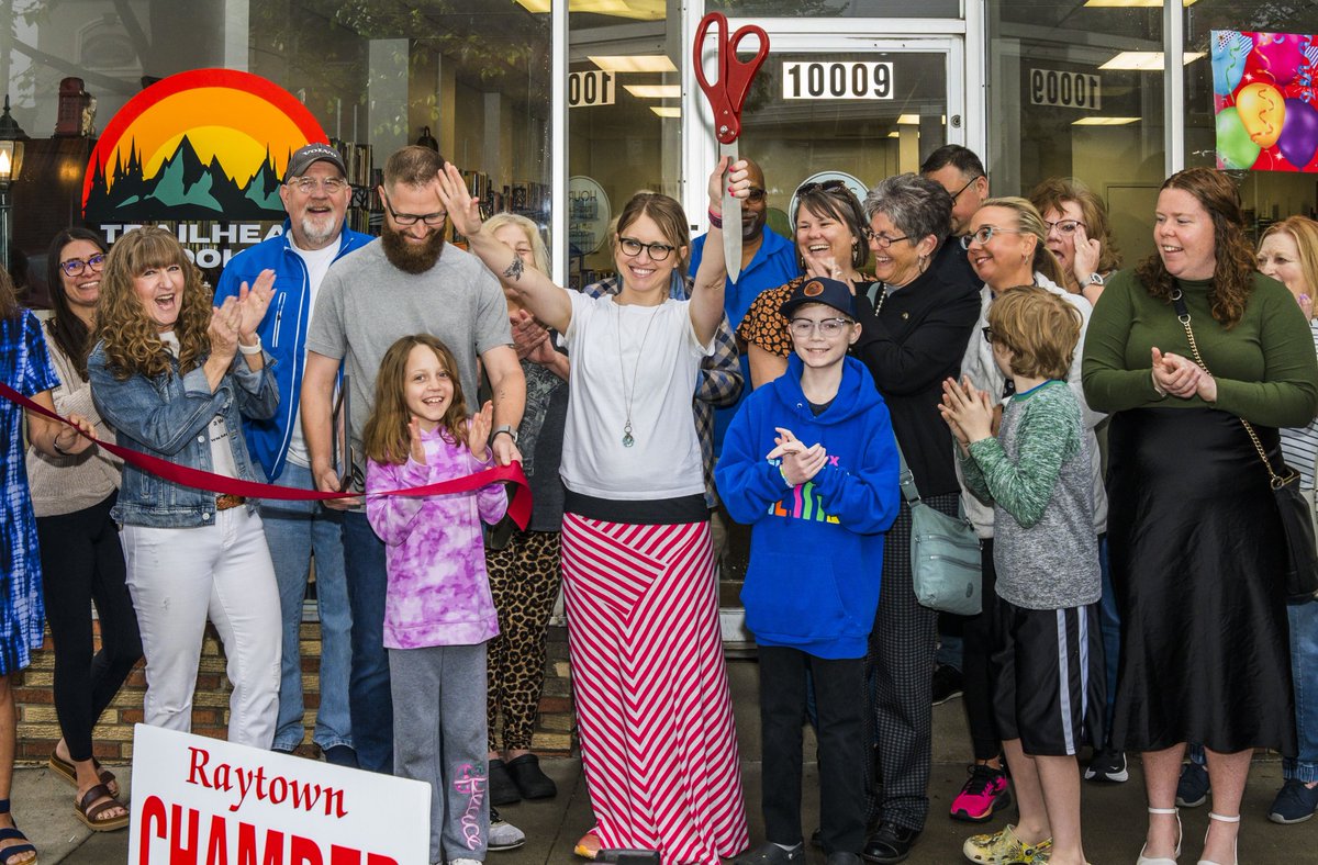 raytownchamber's tweet photo. What a beautiful morning for a ribbon-cutting! ✂️ Congratulations to the owner of Trailhead Books, Angie Land, on her Grand Opening at 10009 E. 63rd St.  Your friendly neighborhood used bookstore is open Tuesday thru Saturday, 10am–5pm 📚 https://t.co/xpk8ANVCdl