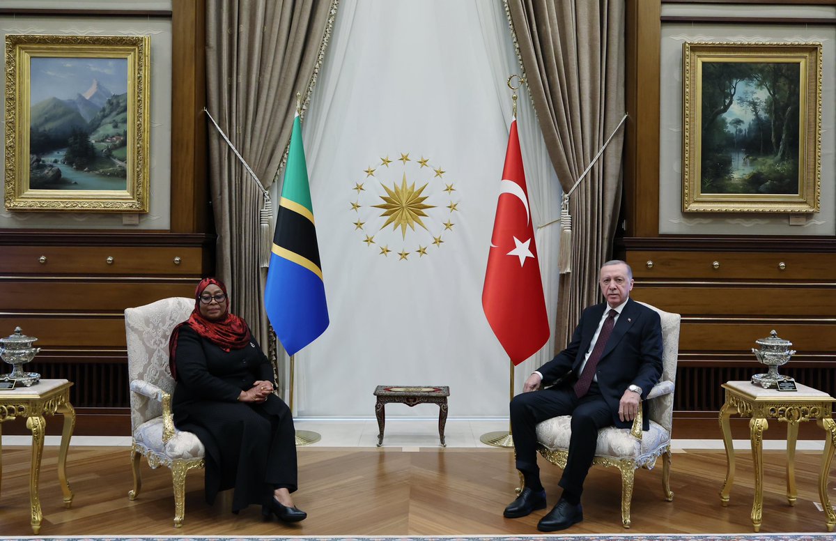 Karibu Türkiye, Madam President @SuluhuSamia 🇹🇷🇹🇿 For the first time in 14 years, the first-ever female president of Tanzania Samia Suluhu Hassan has arrived in Türkiye for an official visit. Towards distinguished relations between Türkiye, Tanzania, and all of Africa.