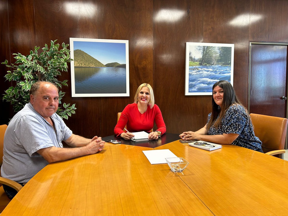 Este jueves hemos recibido en la Consejería de Hacienda y Administración Pública @haciendaEXT a la alcaldesa de la entidad local menor San Gil, Esther Sánchez Tapia.