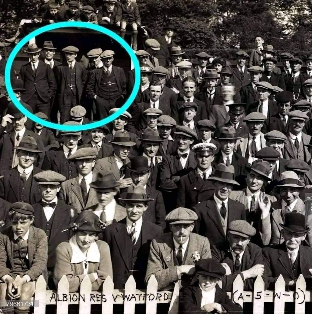 Throwback to 1920, when the Peaky Blinders were spotted at a match between West Brom and Watford. 👀