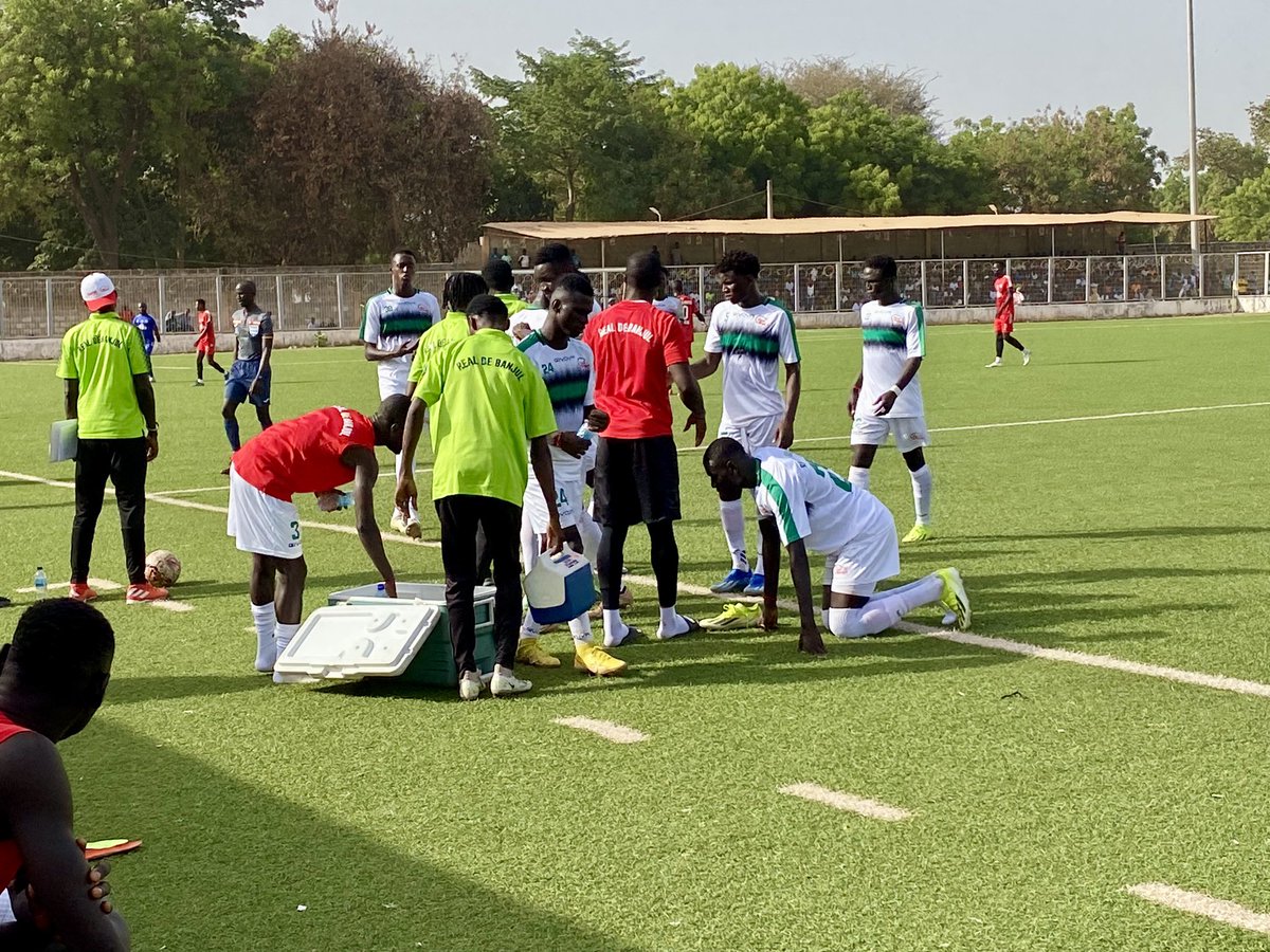 RealDeBanjulFC's tweet photo. 25’ COOLING BREAK.
BRI 1 - 0 RDB
#brirdb #gffleague #cityboys https://t.co/ADVhWYvfhc