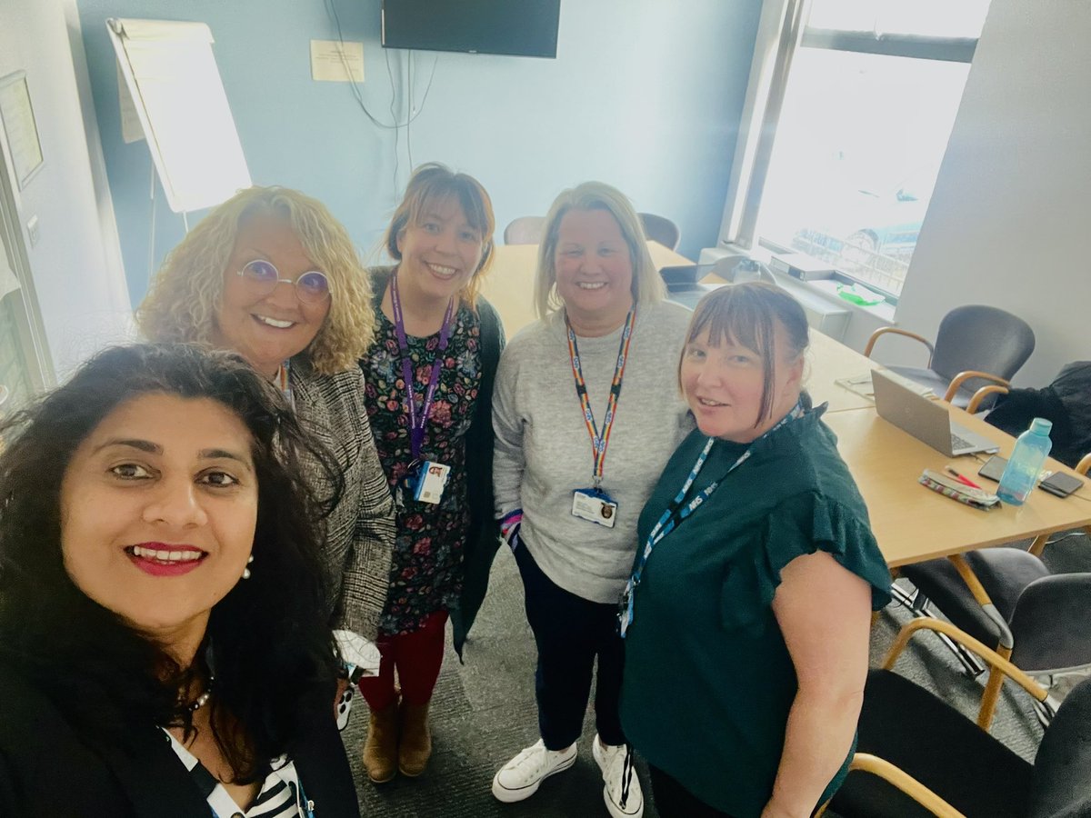 Fantastic to see person centred care and staff peer support in action @allofusinmind Calderdale OPS CMHT, core team colleagues and other MDT colleagues. Thank you Alison Gibbons for hosting us & to see our fab solution focused colleagues in action at Laura Mitchell centre x 🤩🤩