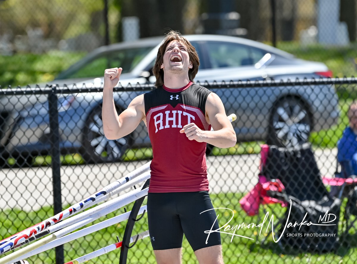 The Thrill of Victory!! After an intense and protracted Pole Vault 'Jump Off' Kolton Nanko wins the D3 Indiana Outdoor Track & Field Championship at DePauw University @rhitsports @RoseHulmanFB @RoseHulmanTF @YHSAthletics @Tiger_Track