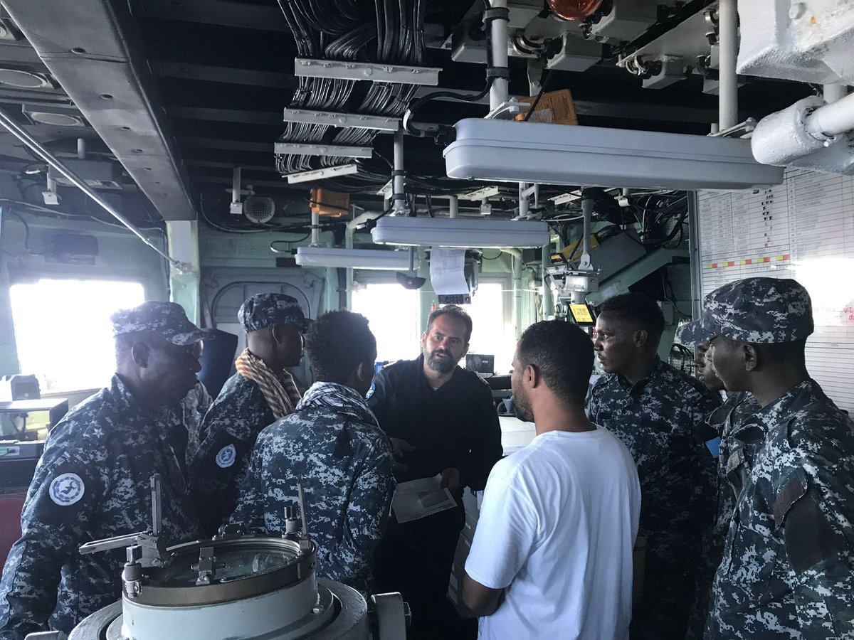 Collaboration on board ESPS #CANARIAS with fisheries inspectors from Mogadishu port & Somali Police Force Department of the Coast Guard. The training focused on areas of interest related to their duties such as register & monitorization. @MFBESomalia @EUCAPSOM @EUSec_Defence