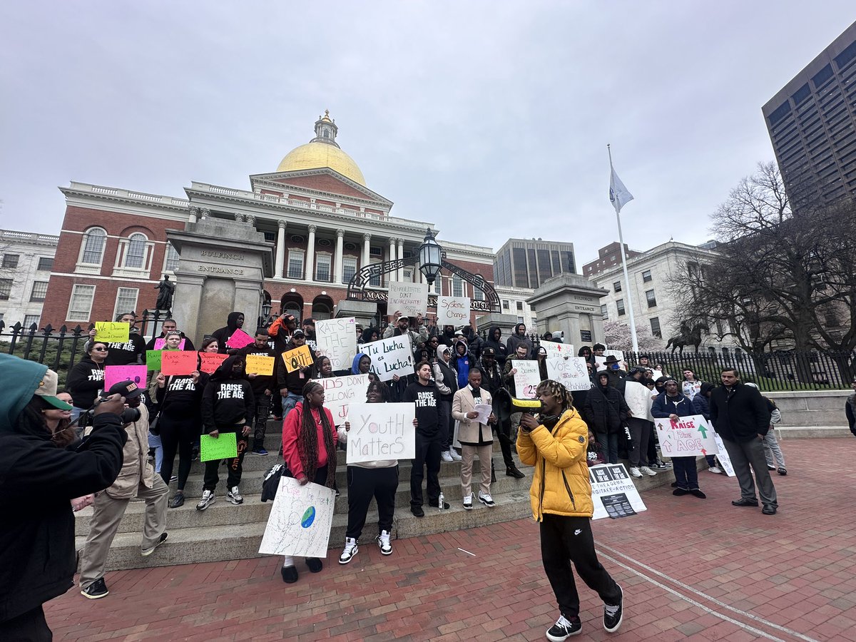 📍Massachusetts State House Rally for #RaiseTheAge Our current justice system is failing young adults. We’re here amplifying the voices of our youth and fighting for the change they deserve! Learn more about H.1710|S.942: static1.squarespace.com/static/5d6e845…