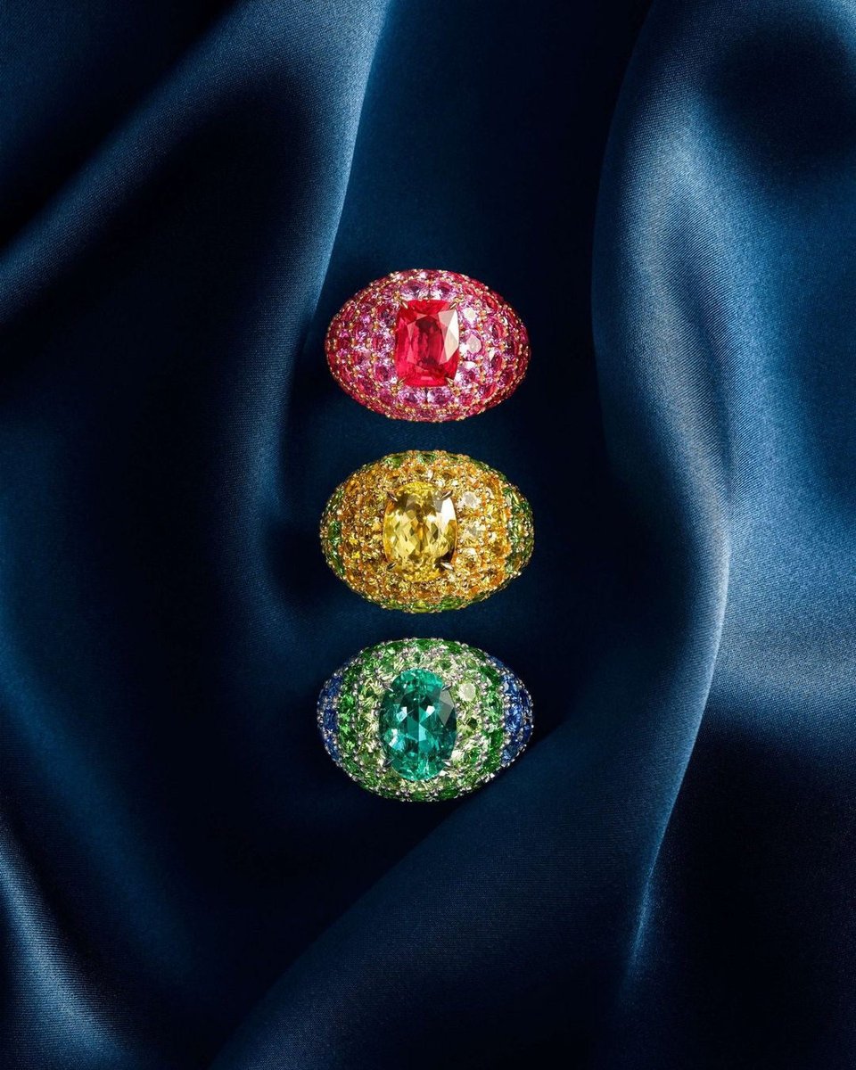 Continuing the tradition of female expression, every detail of @BuchererFineJewellery new cocktail rings' designs is the realization of outstanding craftsmanship. 

#TourneauBucherer #BuchererFineJewellery #HighJewellery #CocktailRings #GemstoneJewellery #Craftsmanship