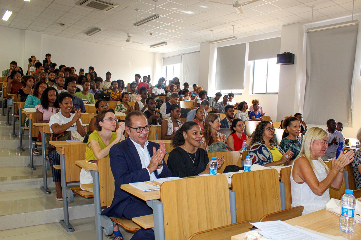 EUinCV's tweet photo. #EUErasmusPlus info-session at @unicv_edu_cv
Since 2016, there are more than 900 international exchanges between EU and Cabo Verde benefiting students, teachers and universities staff.
@EUAmbCV and High Education Secretary of State participated in the event.
@EUErasmusPlus #EUCV https://t.co/7IdgEQnjNA