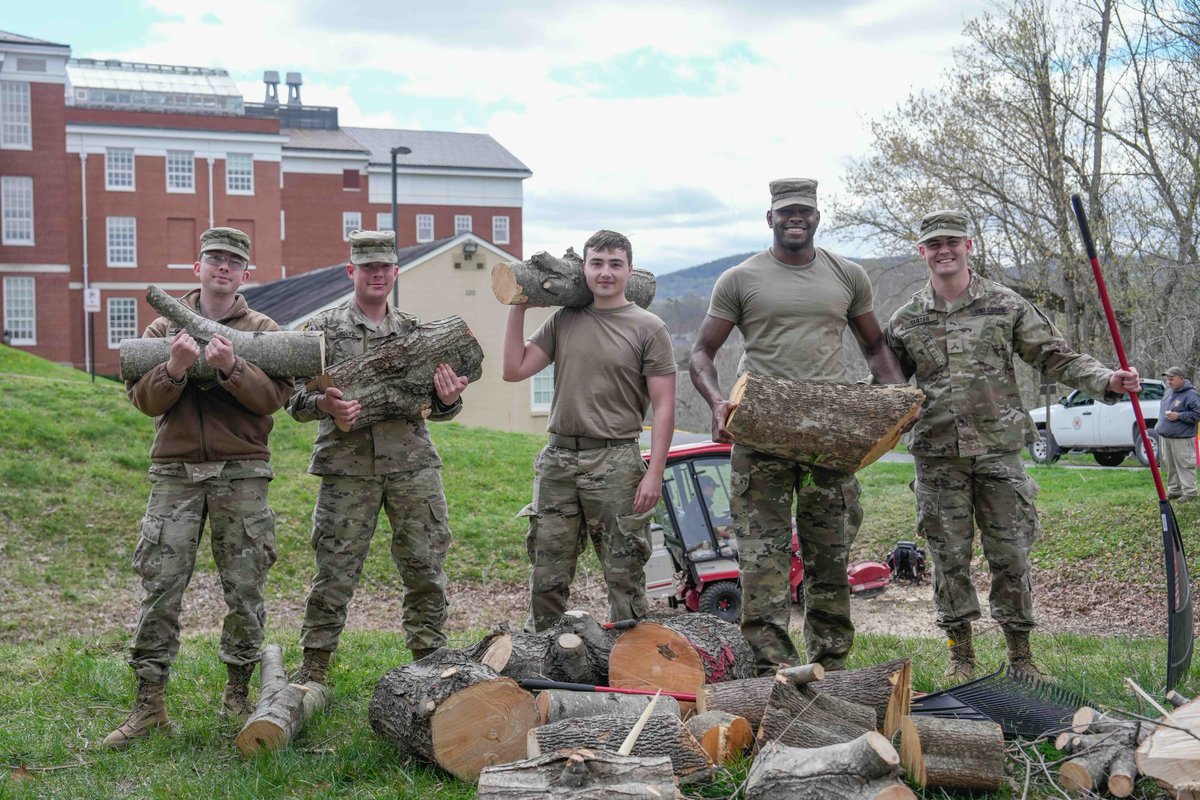 VMI1839's tweet photo. Did you know that VMI Cadets aren’t required to commission after graduating?
Check out these non-commissioning cadets who engaged in community service activities during our Spring FTX
.
Questions? Ask below!
#VMILeadership #cadetlife #CommunityService #VMIExperience https://t.co/XJNgOR7PF3