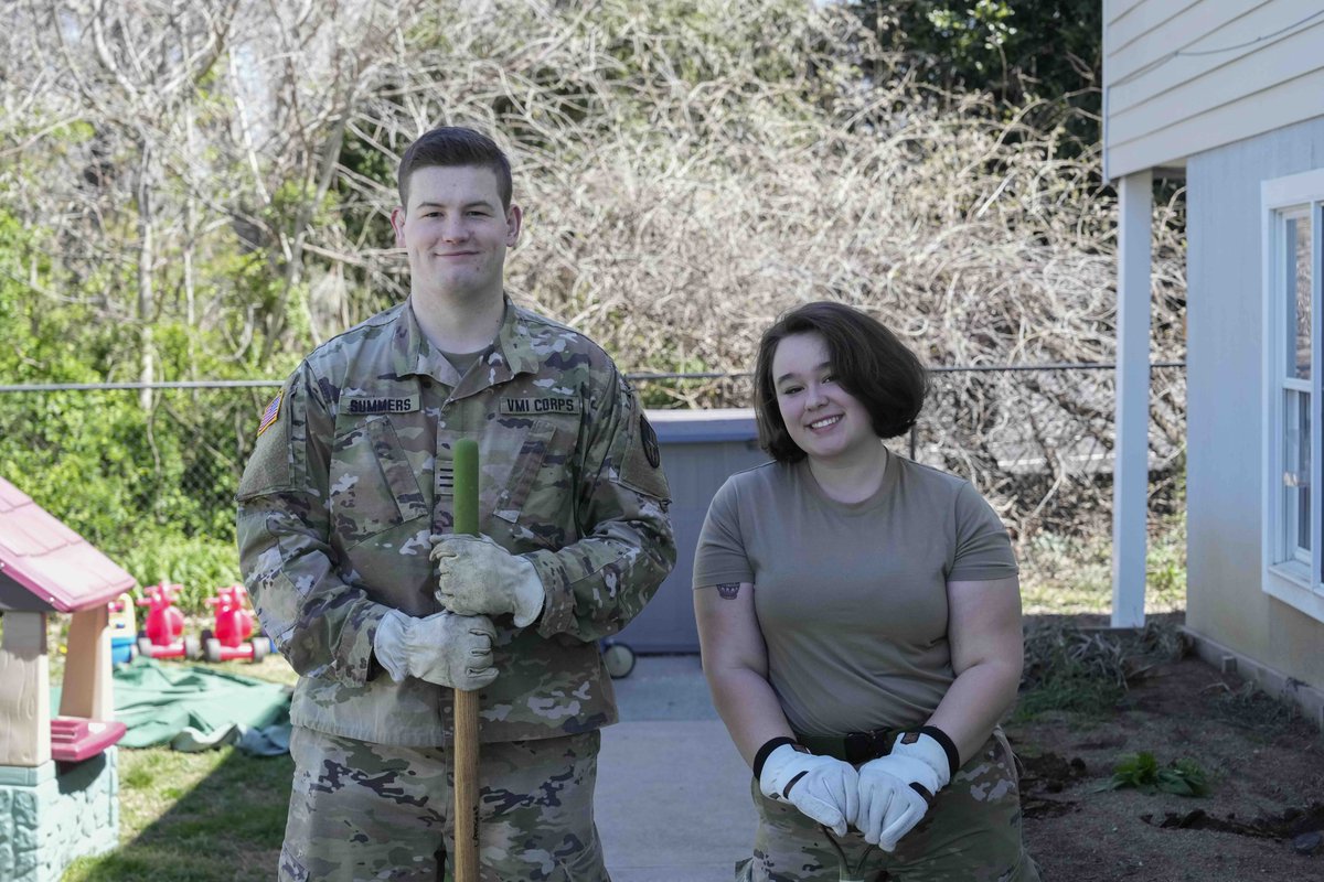 VMI1839's tweet photo. Did you know that VMI Cadets aren’t required to commission after graduating?
Check out these non-commissioning cadets who engaged in community service activities during our Spring FTX
.
Questions? Ask below!
#VMILeadership #cadetlife #CommunityService #VMIExperience https://t.co/XJNgOR7PF3