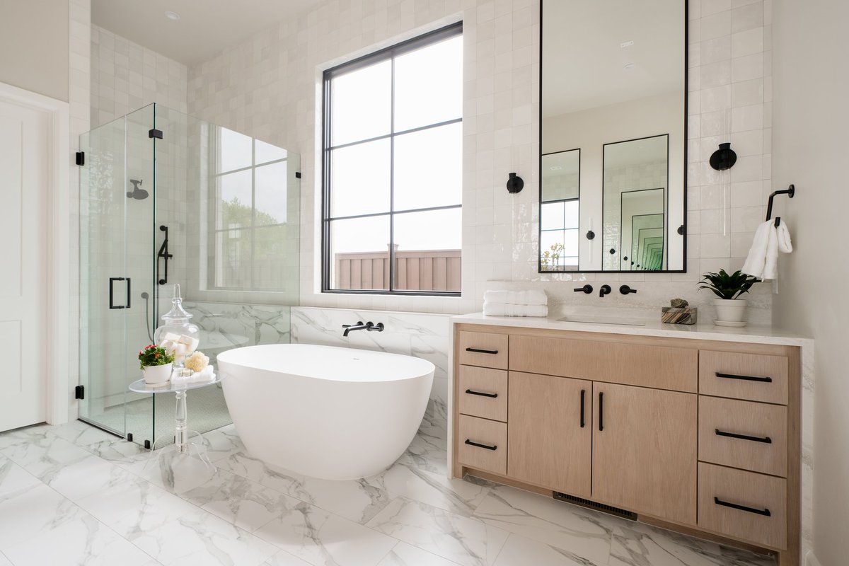 50 Modern Bathroom Ideas That Epitomize Luxury
Discover them here: 1l.ink/J52NXFF
.
.
.
#BillRobertsCustomHomes #Edmond #CustomHomes #CustomHomeBuilder #LuxuryHomes #InteriorDesign #HomeDesign #HousePlans #OKCRealEstate #HomeBuilder #DesignBuild #EdmondRealEstate