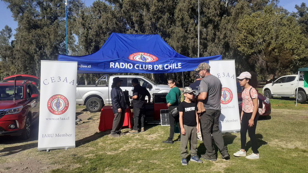 SCe3aa's tweet photo. El @RCDECHILE a través de @SCe3aa se encuentra celebrando el día internacional del radioaficionado en lLa segunda Feria de Gestión del Riesgo de la @MuniPenaflor este 18 de abril en el Parque el Trapiche https://t.co/ge475hTaG0