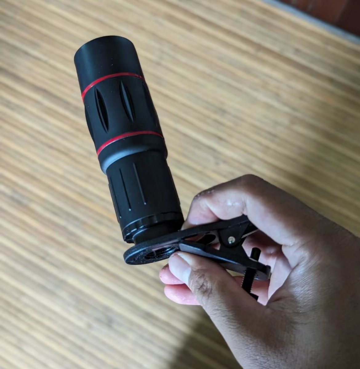 RacuntimeMy's tweet photo. Trend vibes ii SZA kat tt tu rupanya pakai lens ni,apaxel 18X25 je weyh?? Ingatkan pakai camera dslr ke apa,rupanya pasang je lens ni camera belakang phone korang,auto dapat zoom 18x !!? Dan hasil semestinya A+,harga dia? Tak sampai RM30 pon untuk hasil yang macam ni,come on🫠🫶🏻 https://t.co/dxs4YXkCSN