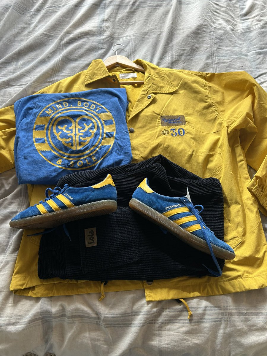 MauriceRedpath's tweet image. Out for a meal this evening, a little Thursday night combo where #universalworks meet @MindBodySoleUK #loiscords #Stockholm 08 #3stripes2soles1love #itsoknottobeok #MentalHealthMatters #PeaceAndLove 😎💜🤝