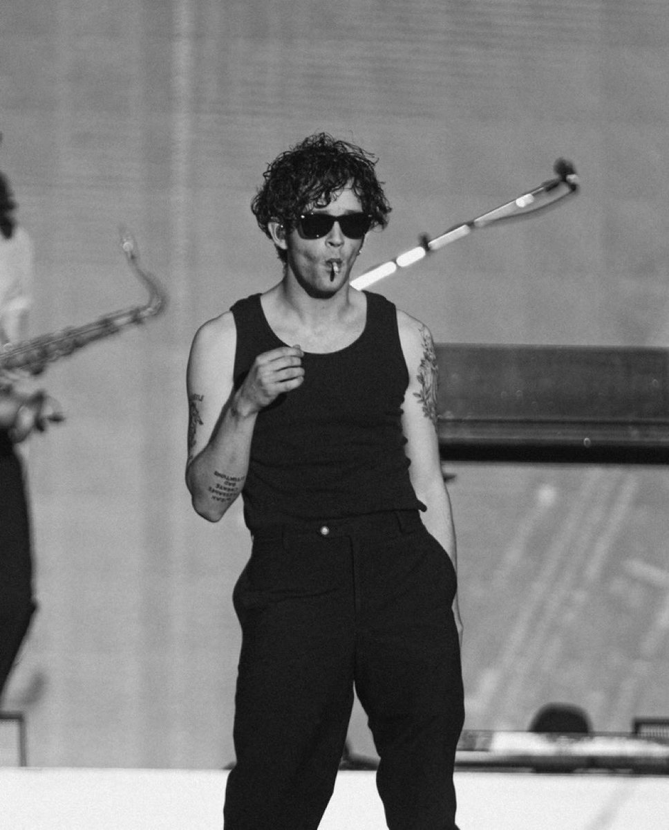 1989healy's tweet photo. He’s the chairman of the tortured poets department https://t.co/zqSQ2RyCkv