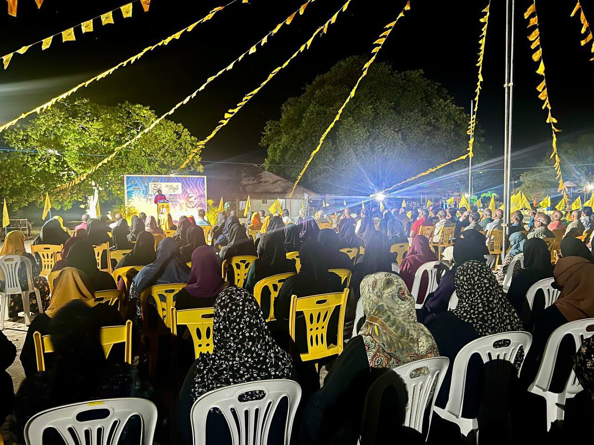 ameen_2024's tweet photo. ކަނޑިތީމު ދާއިރާގެ ރައްޔިތުން ނުގުޑާފަދަ އަޒުމެއްގައި ހިންގުންތެރި ޒުވާން ކެނޑިޑޭޓު @AmeenC01 ފަހަތުގައި.

@AmeenC01 3️⃣✅

#Live Goidhoo 

#kanditheemudhaairaa #ameen2024 #misraabuhamamagah #jeelehgeummeedhu https://t.co/AC9Mvy4O0K