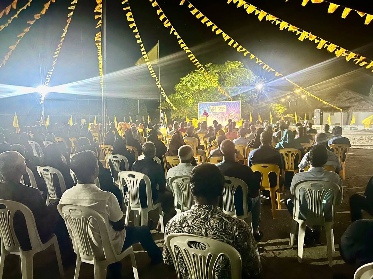ކަނޑިތީމު ދާއިރާގެ ރައްޔިތުން ނުގުޑާފަދަ އަޒުމެއްގައި ހިންގުންތެރި ޒުވާން ކެނޑިޑޭޓު <a href="/AmeenC01/">Ameen Faisal</a> ފަހަތުގައި.

<a href="/AmeenC01/">Ameen Faisal</a> 3️⃣✅

#Live Goidhoo 

#kanditheemudhaairaa #ameen2024 #misraabuhamamagah #jeelehgeummeedhu