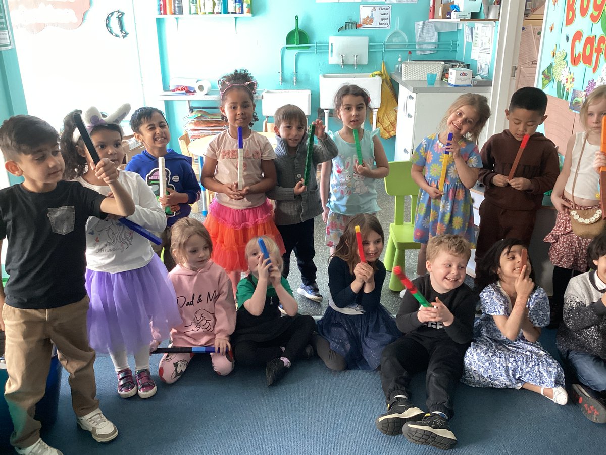 DGFSchool's tweet photo. A busy day in EYFS exploring habitats, writing tricky words and creating numbers. #DGFS #earlyscience #phonics #earlymathsfun https://t.co/TXXsnvu4nY
