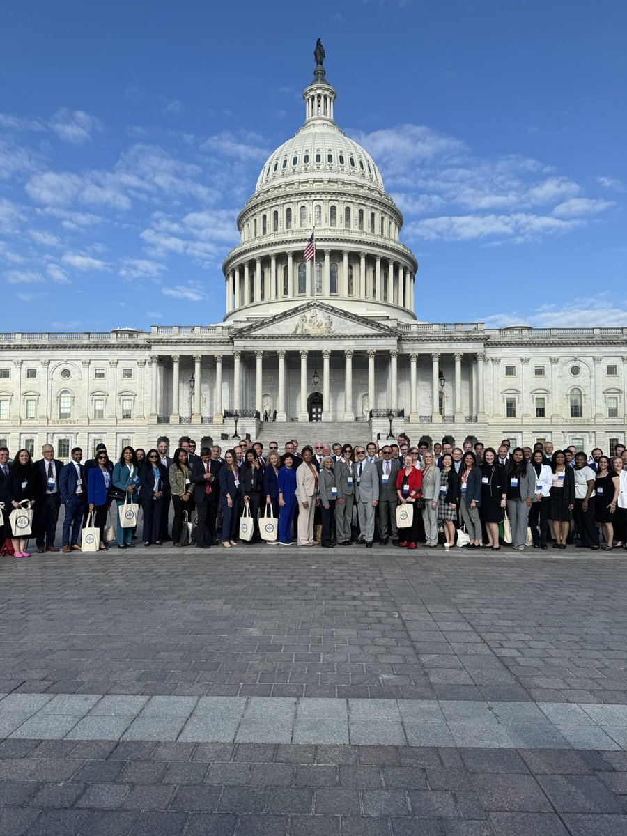 Terrific advocacy day with the <a href="/AmCollegeGastro/">ACG</a> at Capitol Hill!

We discussed several priorities such as step-up therapy reform, prior authorizations, Medicare payment reform, and surveillance colonoscopy.

#ACGAdvocacyDay2024