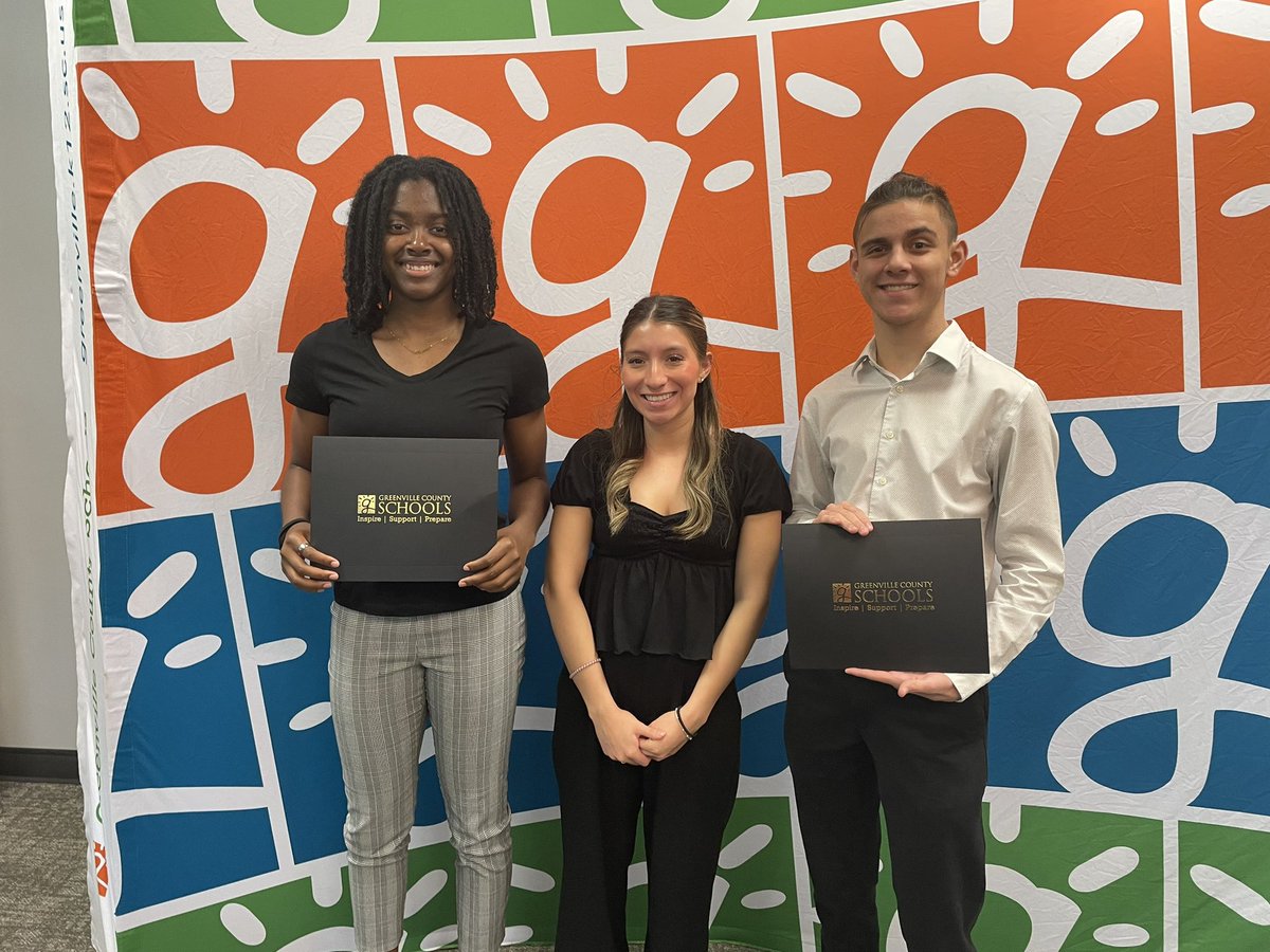 LudleyJ's tweet photo. Congratulations to @Greer_High seniors Mary Jackson, Joanna Cruz, and Ethan Howard for being recognized as GCS Foundation Scholarship winners! #GreerGRIT https://t.co/wwFjwikvOE