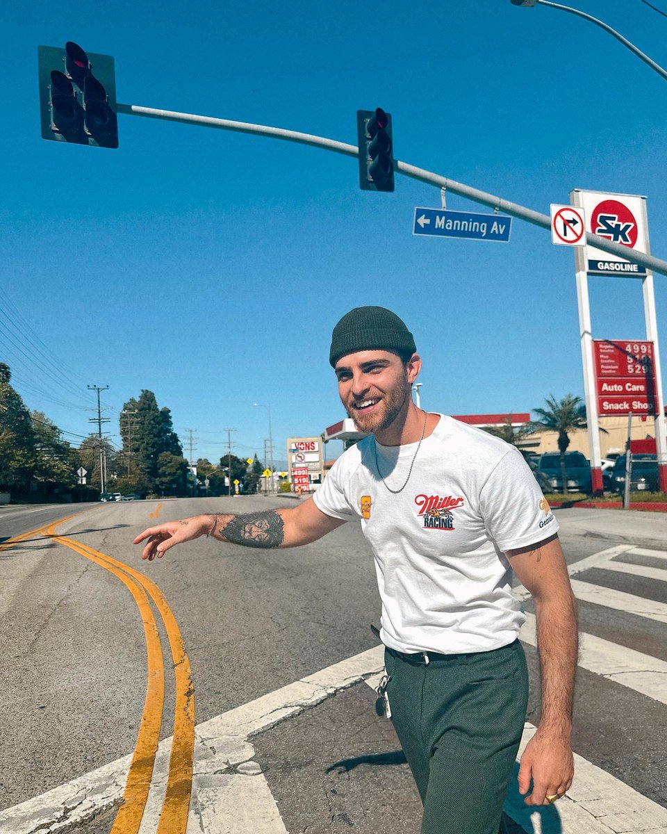 TheRickyManning's tweet photo. See why the people who have heard ‘Mutual’ have that thang on repeat. 😎❤️‍🩹 goooo noooowwwwww https://t.co/uqAGMLkVW8 https://t.co/xahMD6aJB7