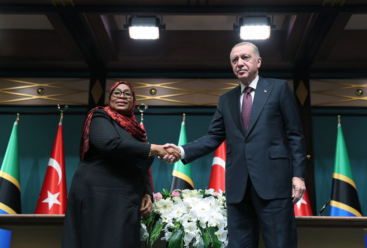 Cumhurbaşkanımız Recep Tayyip Erdoğan, Tanzanya Birleşik Cumhuriyeti Cumhurbaşkanı Samia Suluhu Hassan ile ortak basın toplantısı düzenledi.