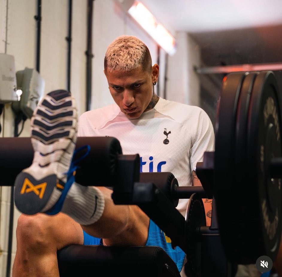 Richy putting in the hard work 💪🏻

Let’s go Pombo 🐦 

#THFC #COYS #TTID