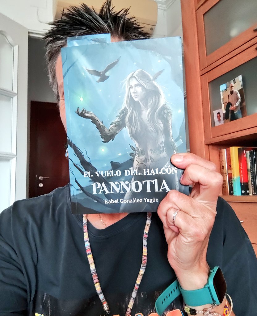 Más feliz q con tres donut estoy por tener ya en casita mi ejemplar de #Pannotia, la segunda entrega de #ElVueloDelHalcón 🦅,de <a href="/IsabelGlezYague/">IsabelGonzálezYagüe</a> .
Qué ganas tenía, aaantoniaaa!!!
💜💜💜💜
#corroyleo #meencantaleer #mujeresescritoras