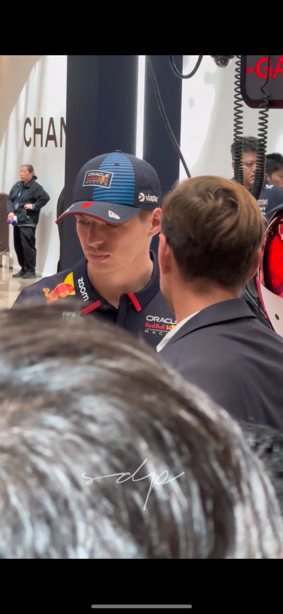 darkflorencezz's tweet photo. just max being cute during interview🥰 https://t.co/0B5SjnvD3M