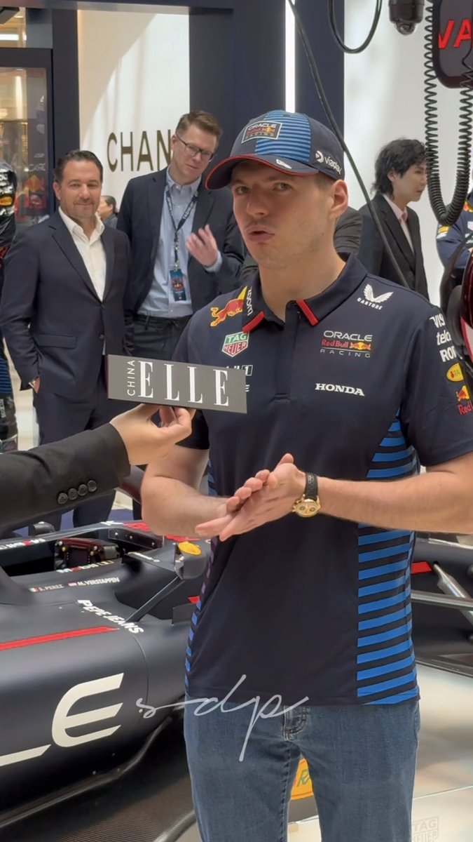 darkflorencezz's tweet photo. just max being cute during interview🥰 https://t.co/0B5SjnvD3M