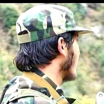 Umati20's tweet photo. اعلان اعلان اعلان:

په ټول ټويټر کې زما د خوښې ليکوال احمد شکيب دی، شخصاً يي هيڅ نه پيژنم، او کله کله بغير له اجازت يي ليکنې هم کاپي کووم.

که درسره فالو�� يي کړئ، خوښ به شم.

@ahmadshukib123 https://t.co/l7o6eurwpQ