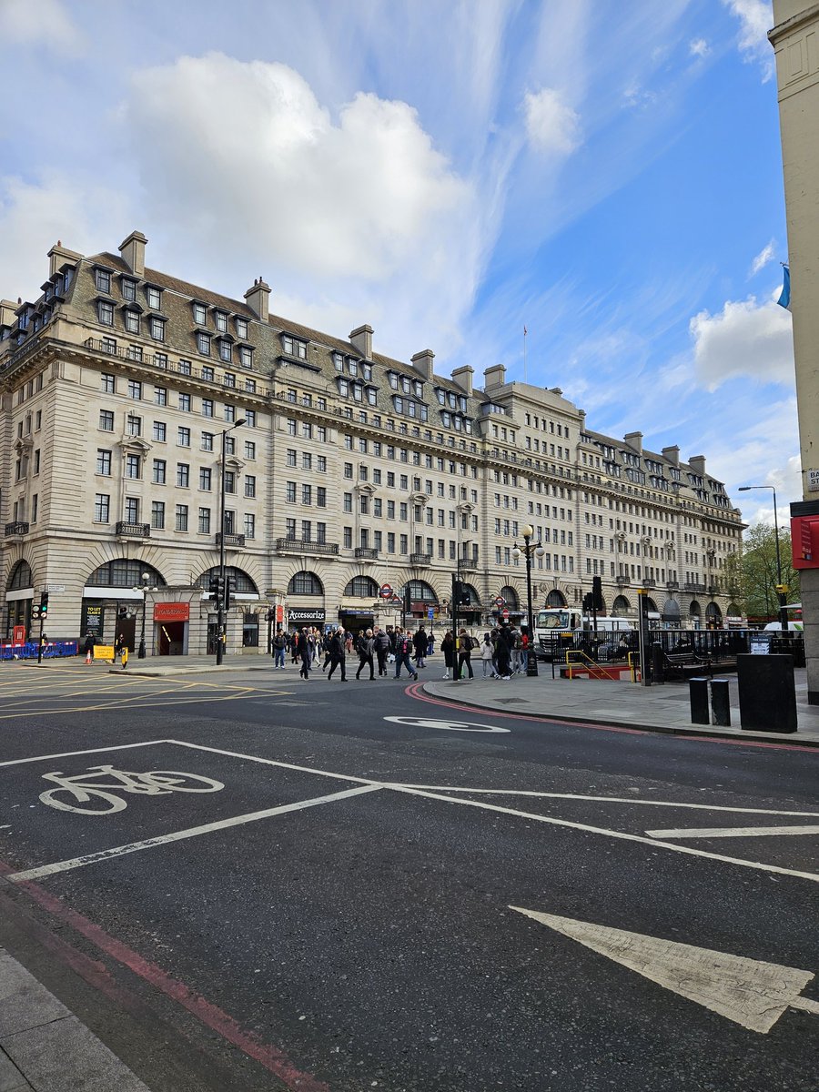 authorettestory's tweet photo. @8BIT Here was one of my views today - London https://t.co/zGwgk6Qs9k