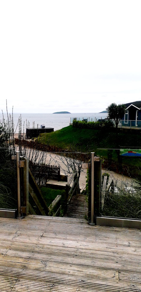 Glass gate,leading to the beach.
The Warren, Abersoch. 
#thursgate 
@LoveOfGates