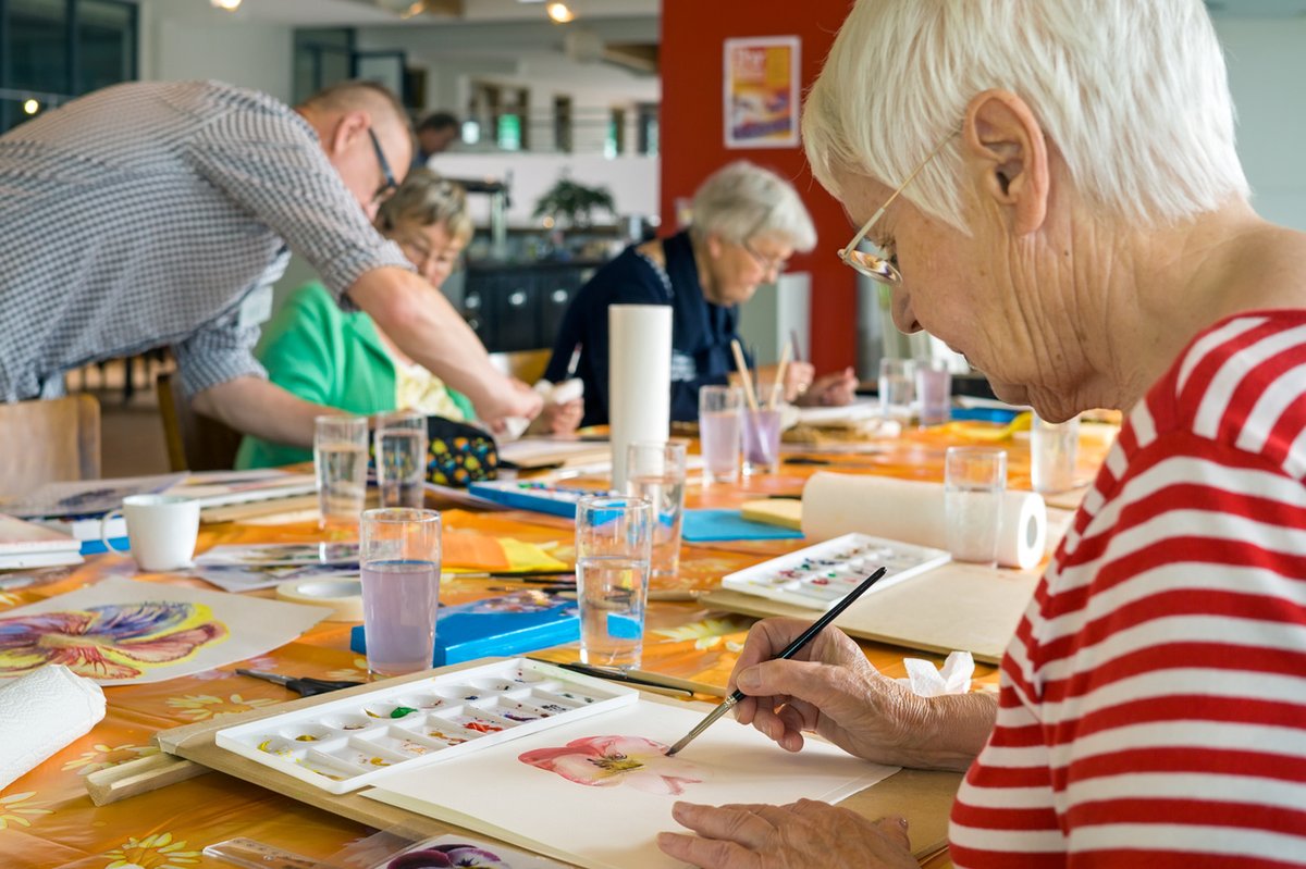 Participating in artistic activities (i.e., dance, singing, music, crafts, painting, drawing, theatre, creative writing, photography and film) can help to reduce loneliness and social isolation bit.ly/2QbnX68 @NewsGainesville